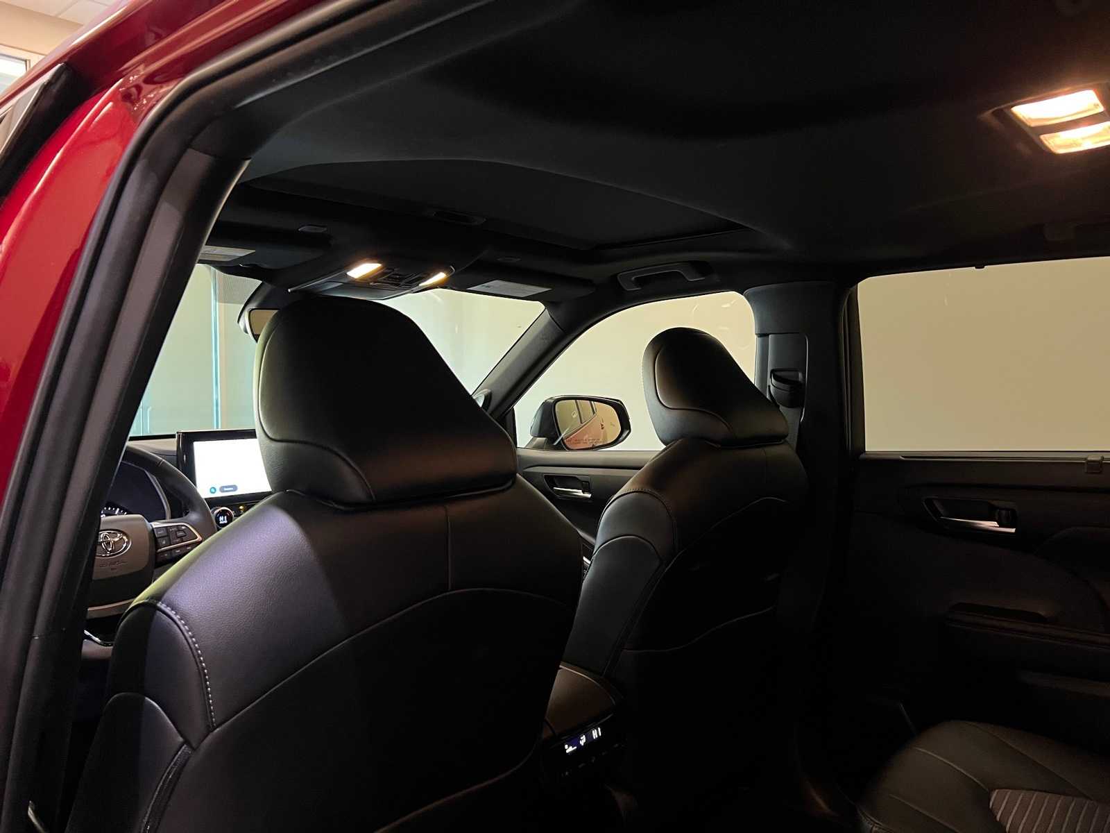 Thumbnail: 2024 Toyota Highlander - 12