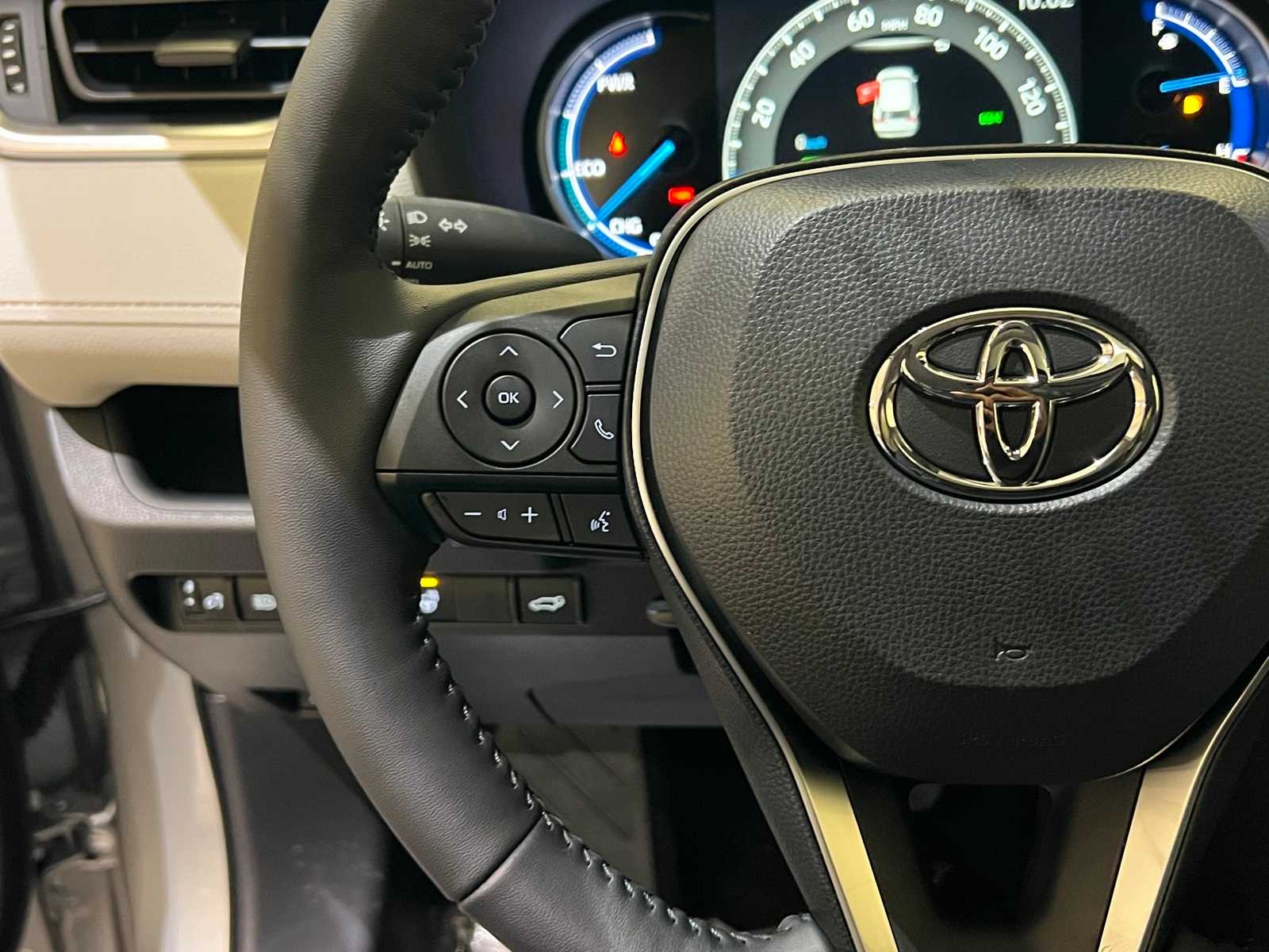 Thumbnail: 2025 Toyota RAV4 - 22