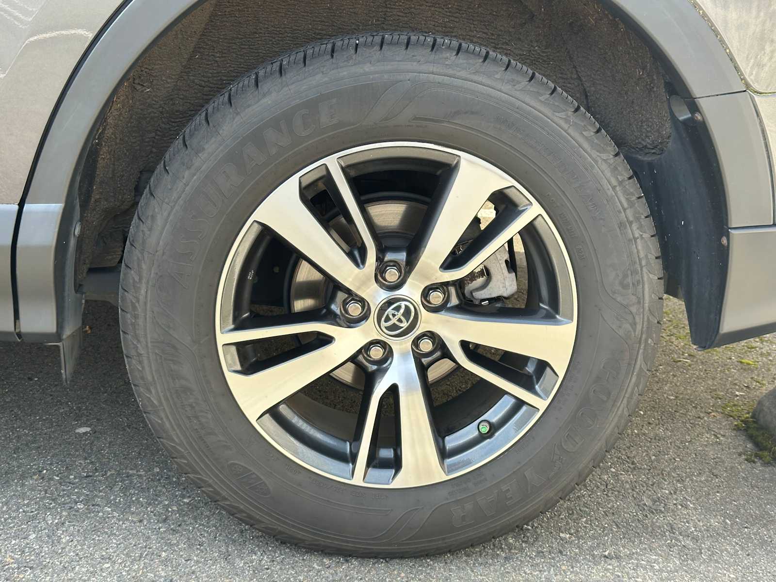 Thumbnail: 2018 Toyota RAV4 - 4