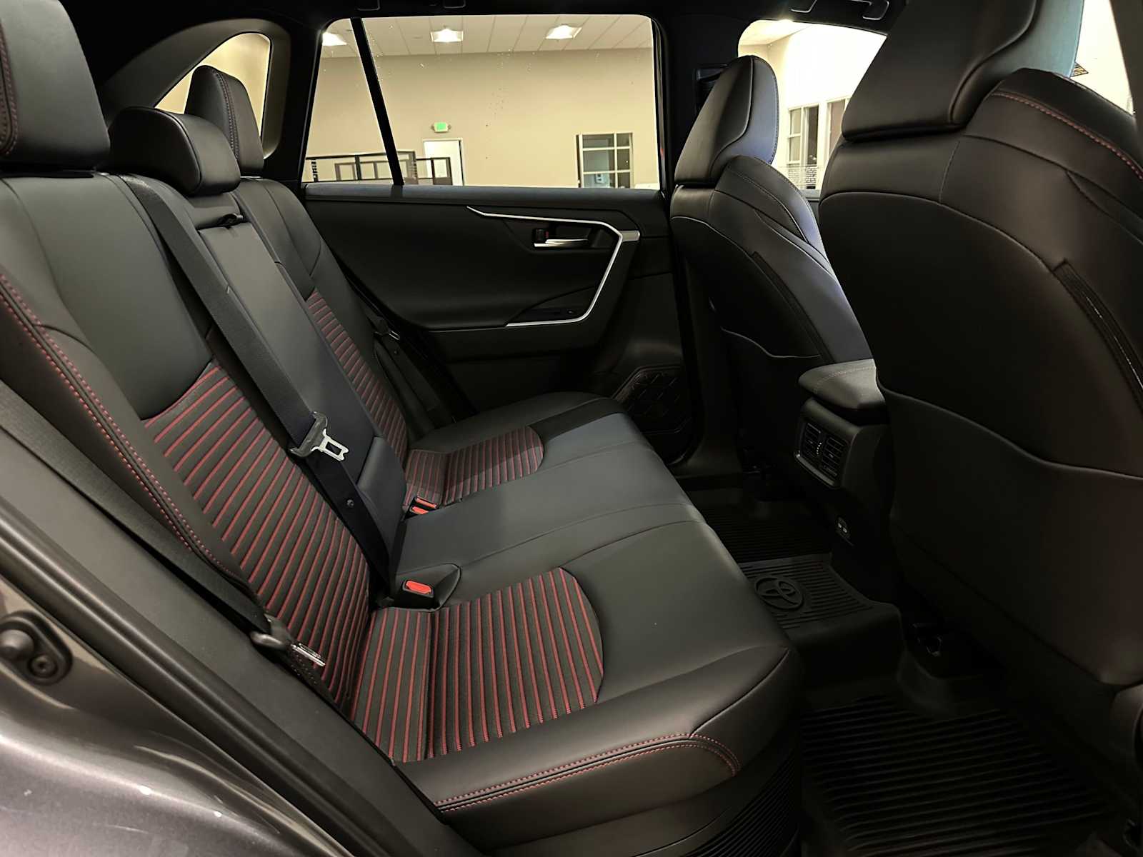 Thumbnail: 2025 Toyota RAV4 - 26