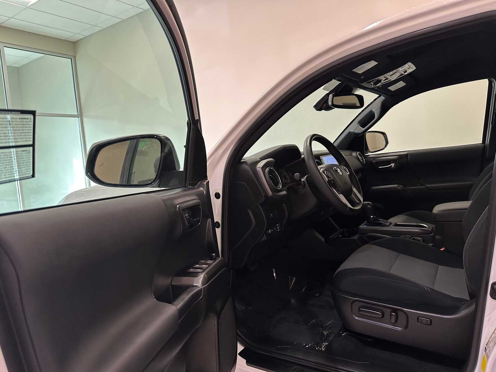 Thumbnail: 2023 Toyota Tacoma - 23