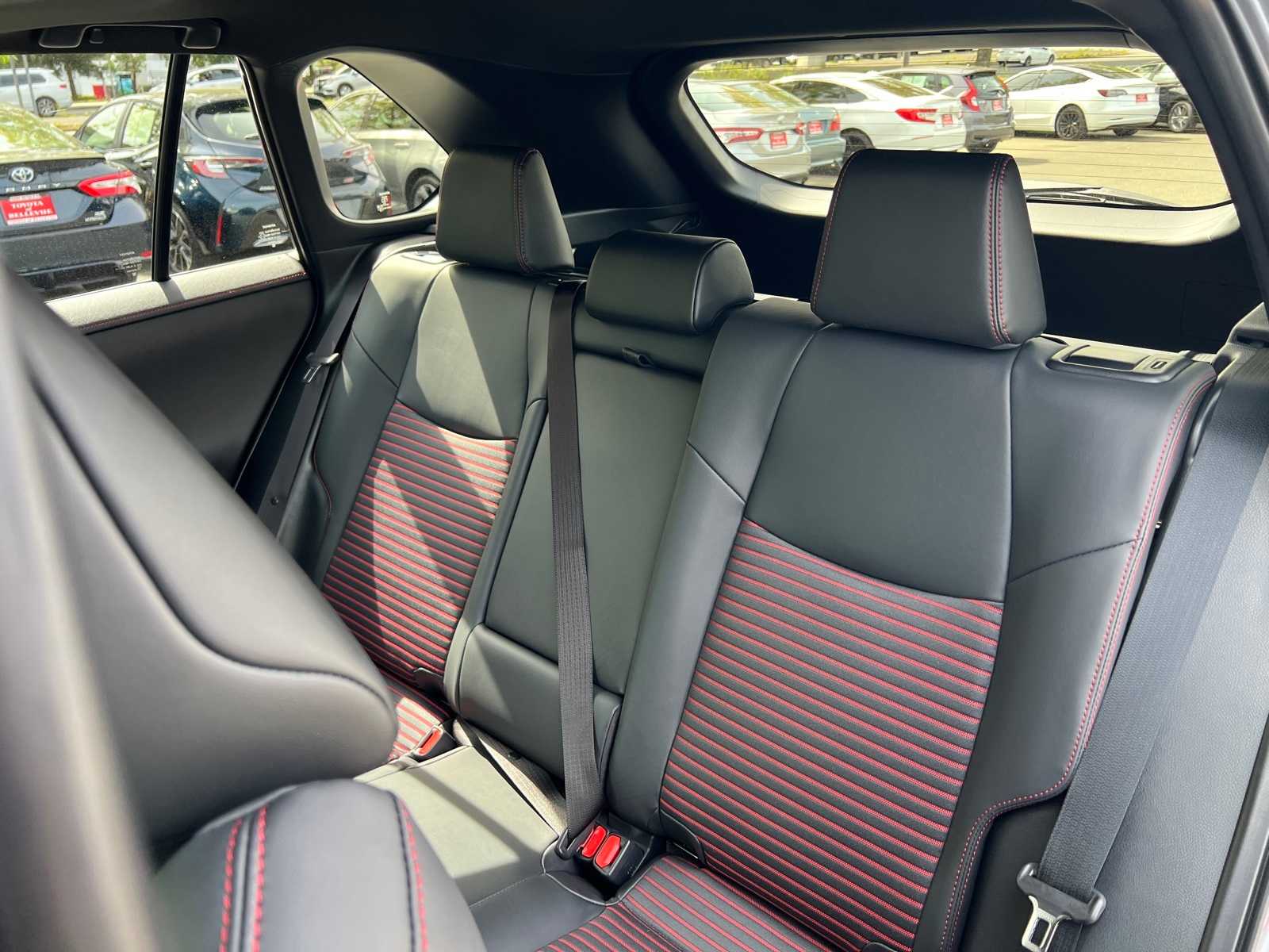 2025 Toyota RAV4 XSE 13
