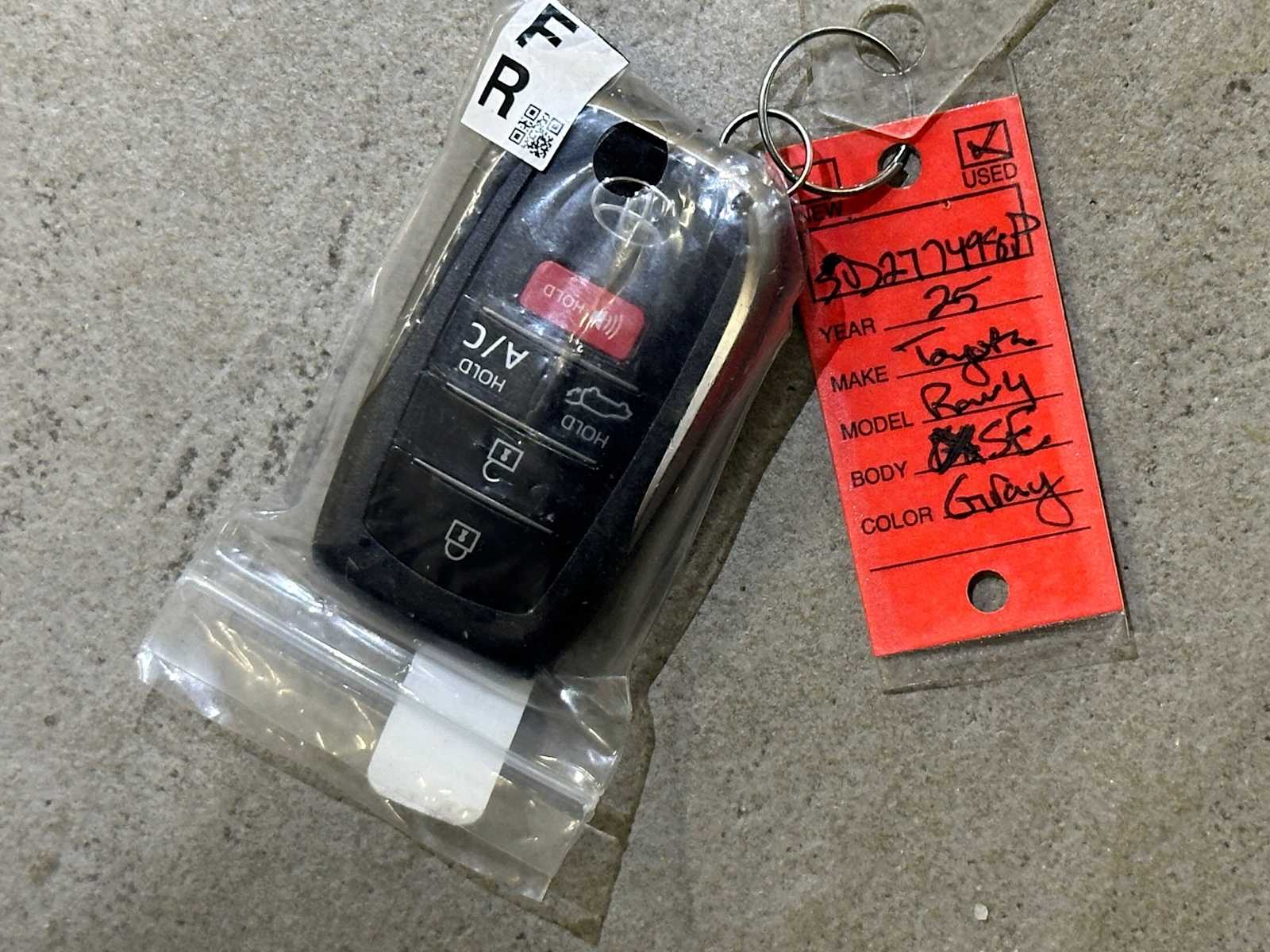 Thumbnail: 2025 Toyota RAV4 - 34