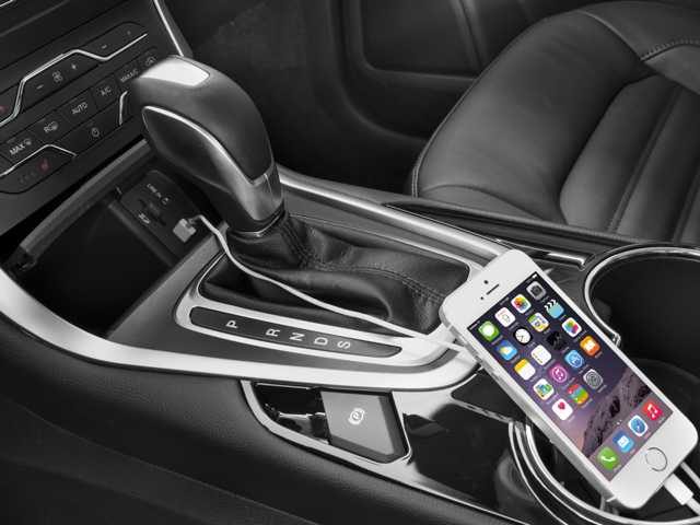 Thumbnail: 2017 Ford Edge - 17