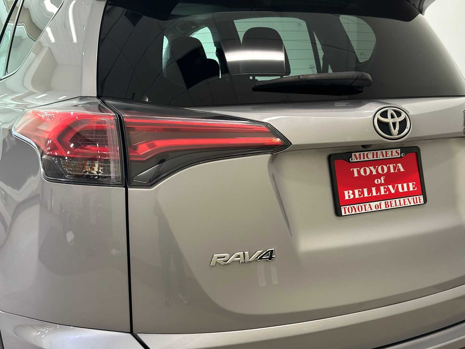 Thumbnail: 2018 Toyota RAV4 - 7