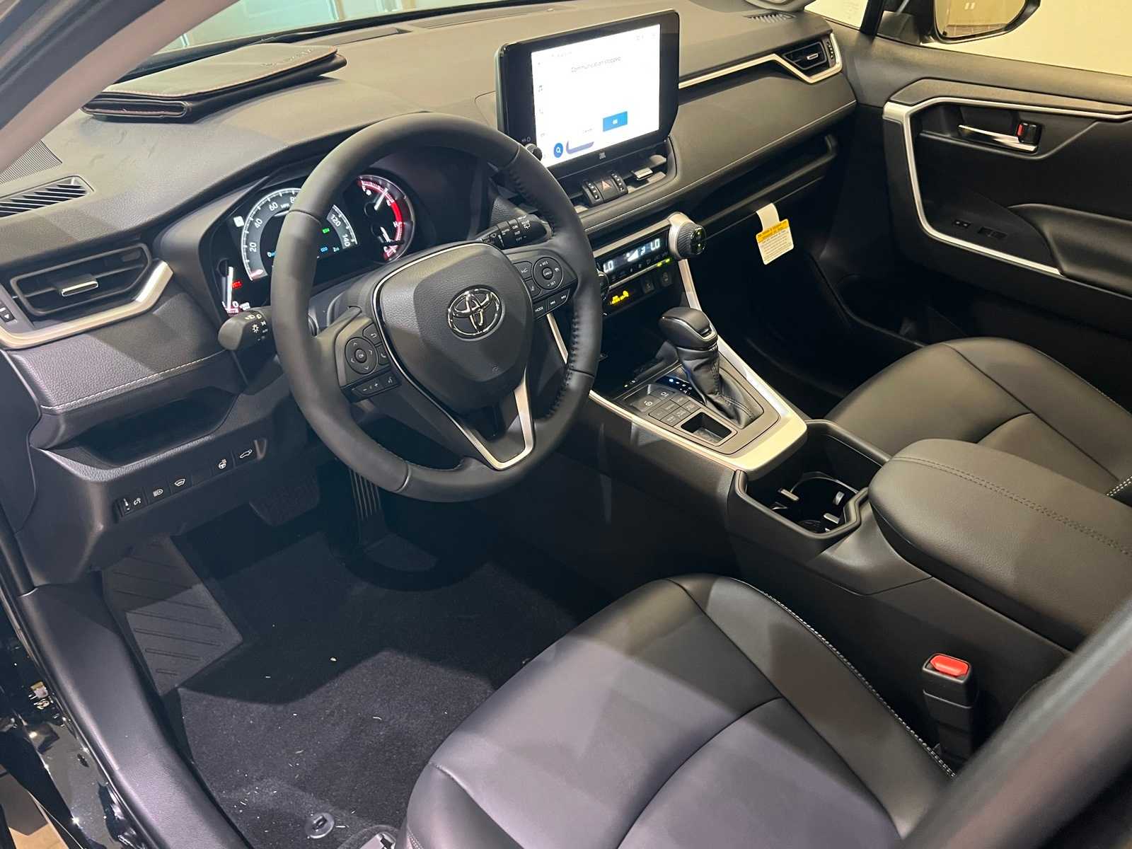 Thumbnail: 2025 Toyota RAV4 - 2