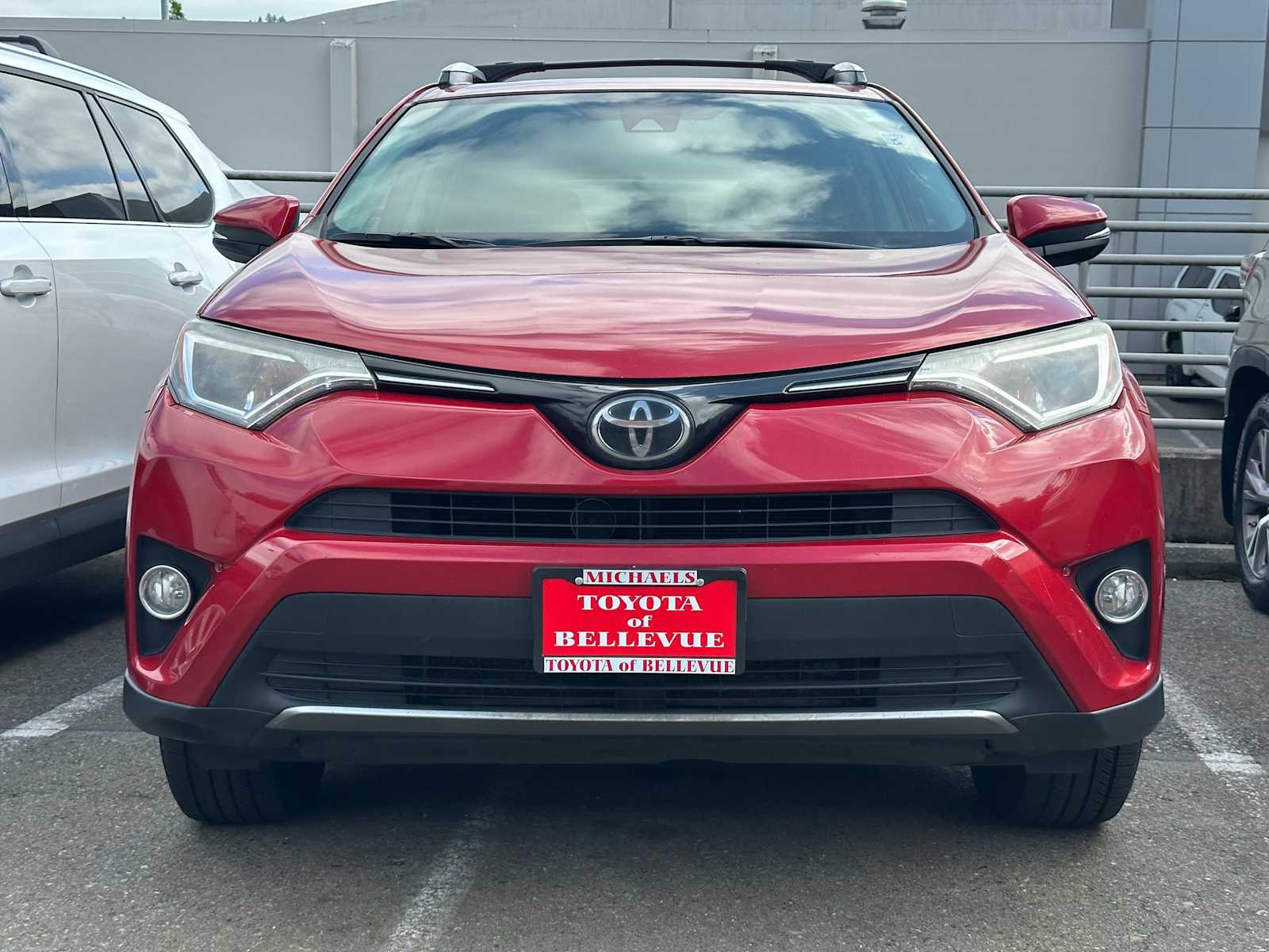 Thumbnail: 2017 Toyota RAV4 - 2