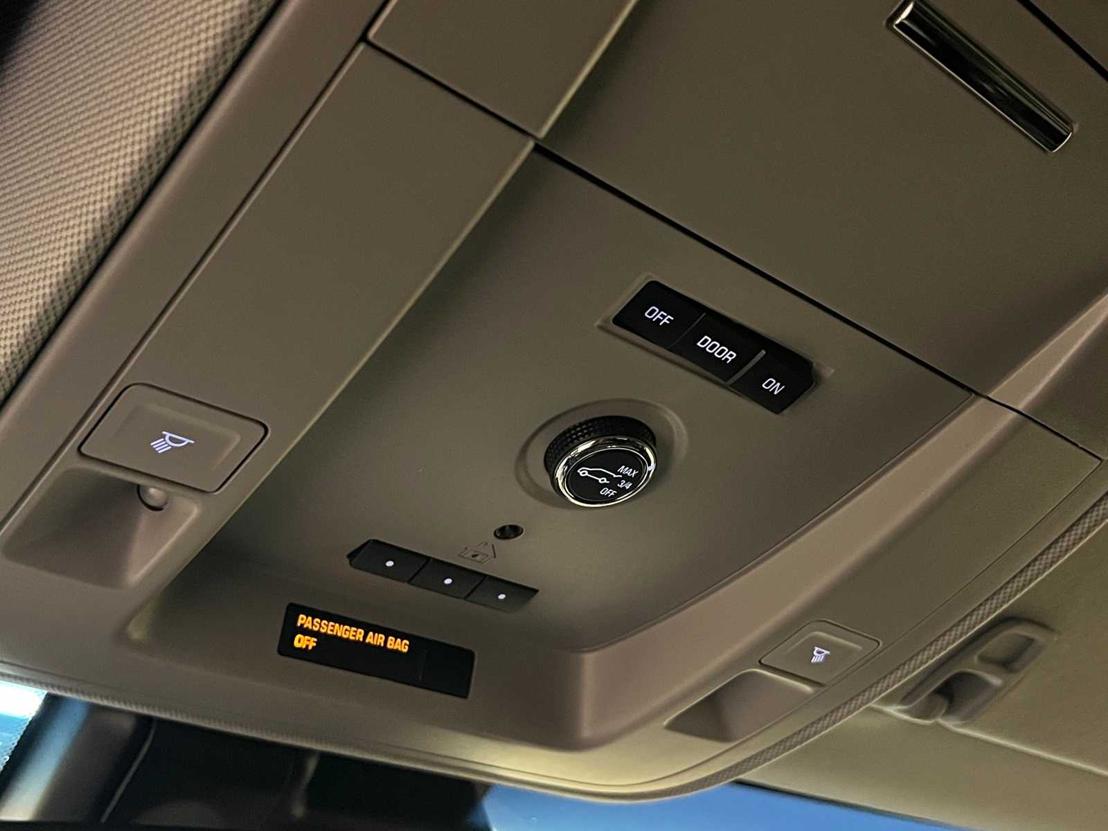 Thumbnail: 2015 Chevrolet Tahoe - 26