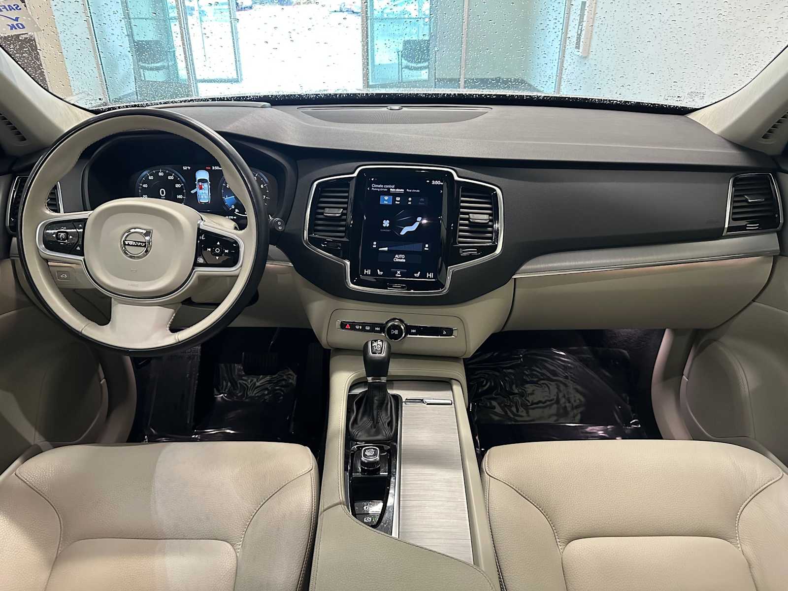 Thumbnail: 2022 Volvo XC90 - 10