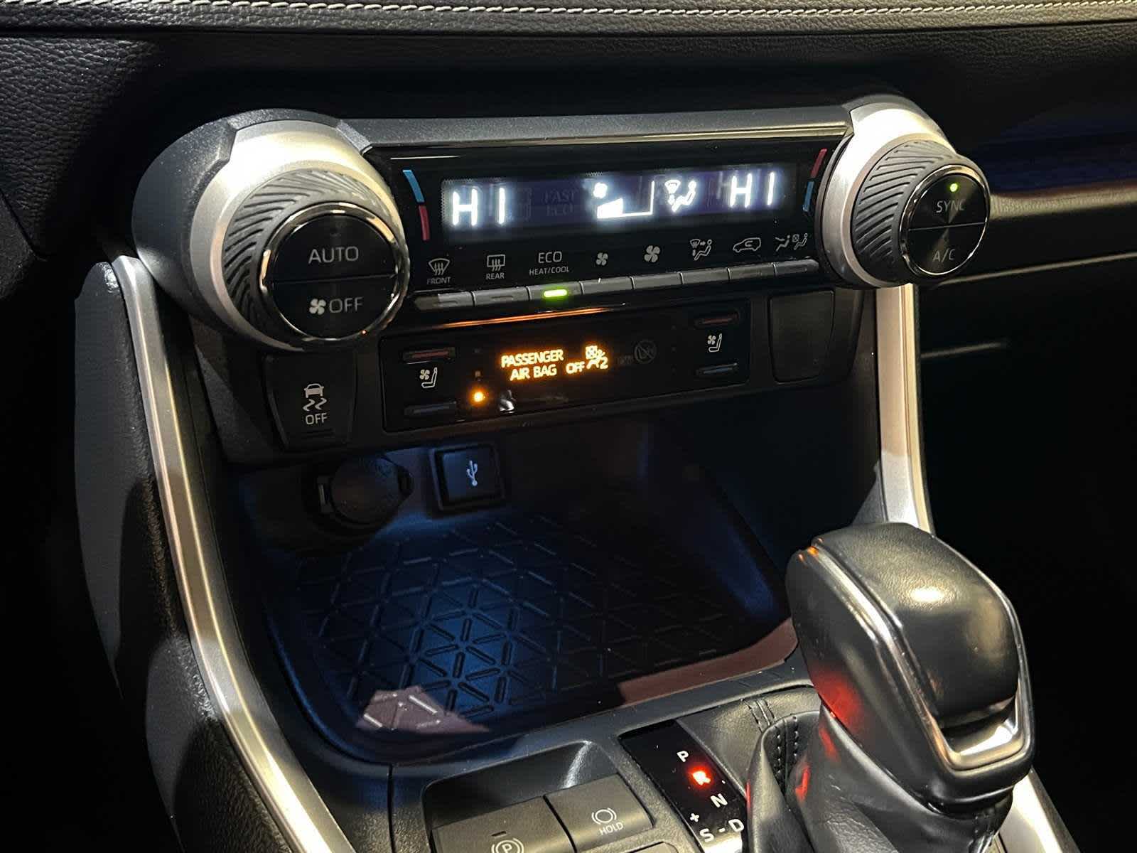 Thumbnail: 2021 Toyota RAV4 - 26