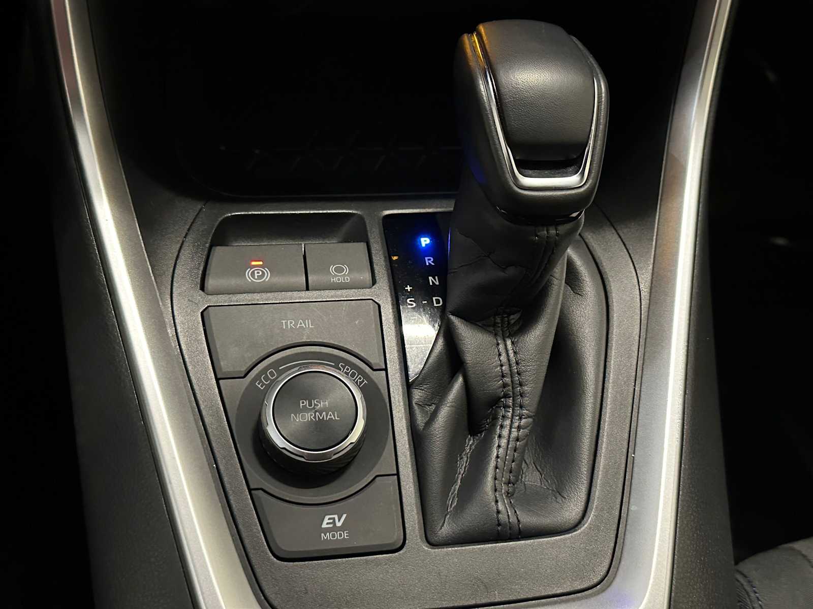 Thumbnail: 2025 Toyota RAV4 - 17