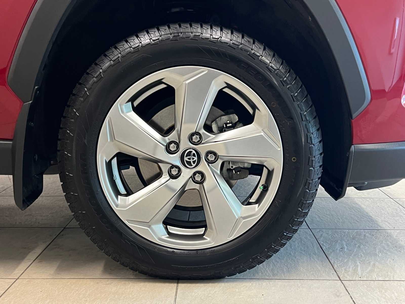 Thumbnail: 2020 Toyota RAV4 - 7