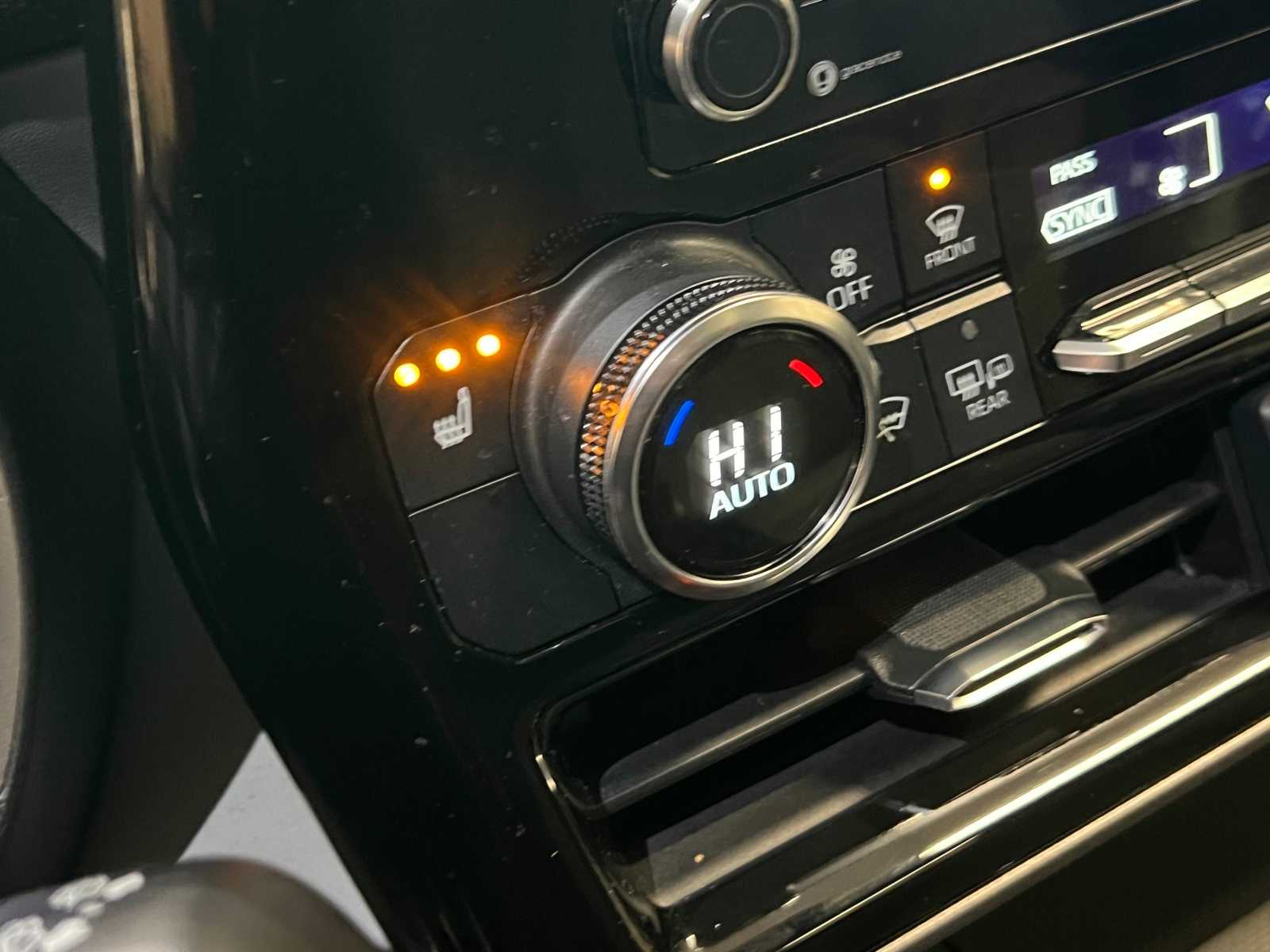 Thumbnail: 2022 Toyota Highlander - 28