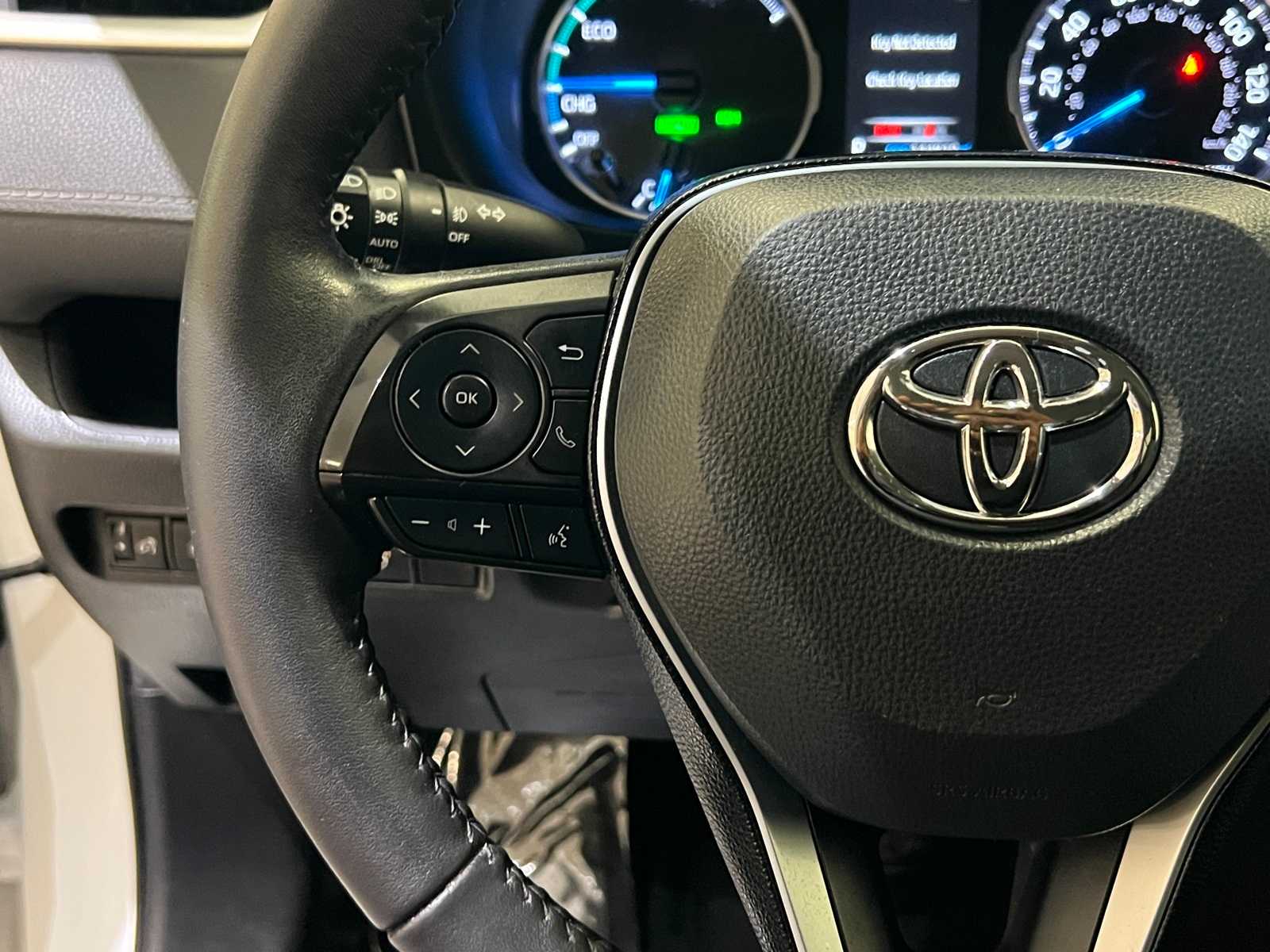 Thumbnail: 2021 Toyota RAV4 - 21