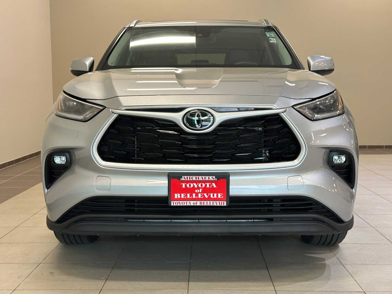 Thumbnail: 2021 Toyota Highlander - 6