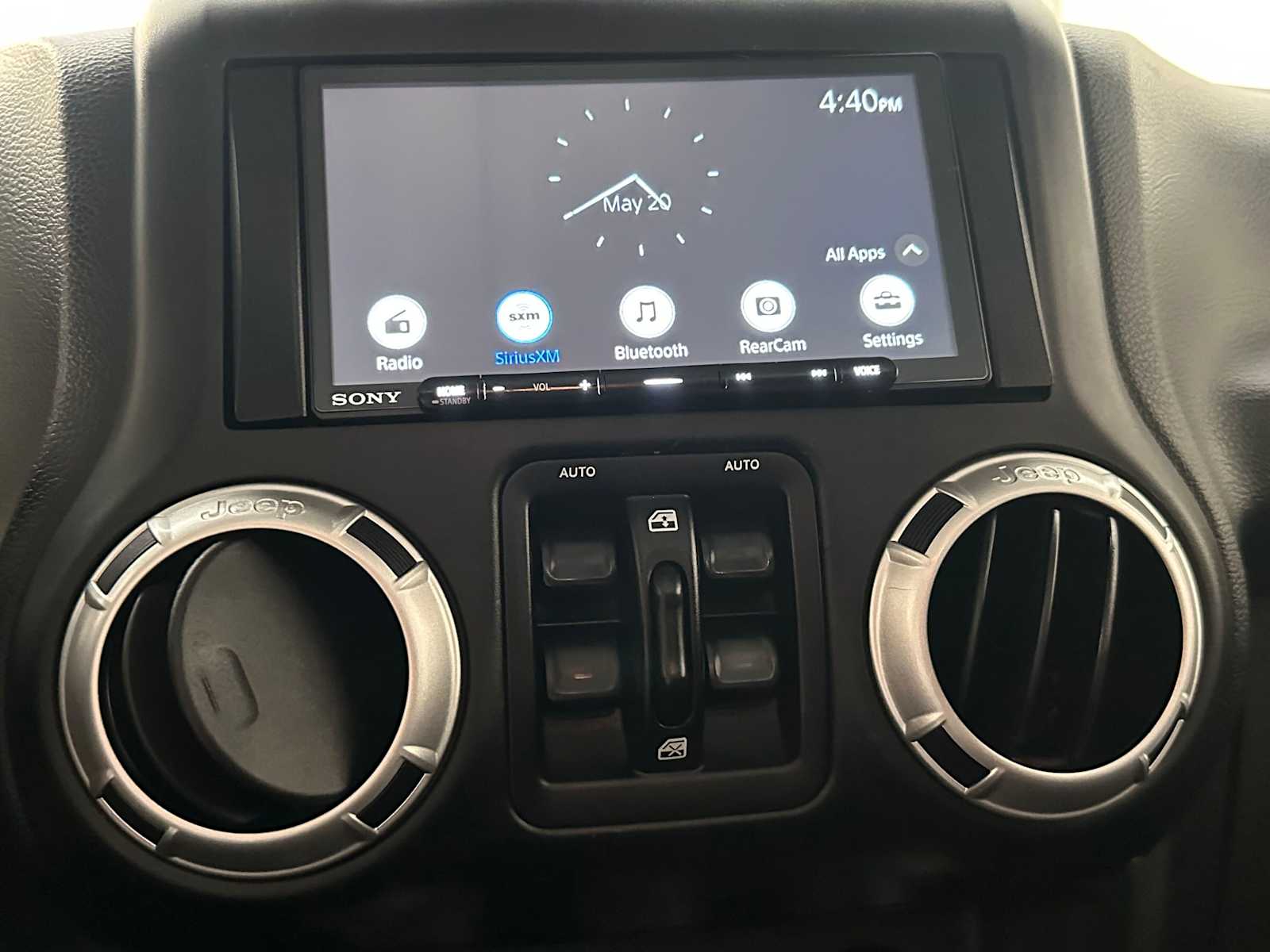 Thumbnail: 2013 Jeep Wrangler - 13