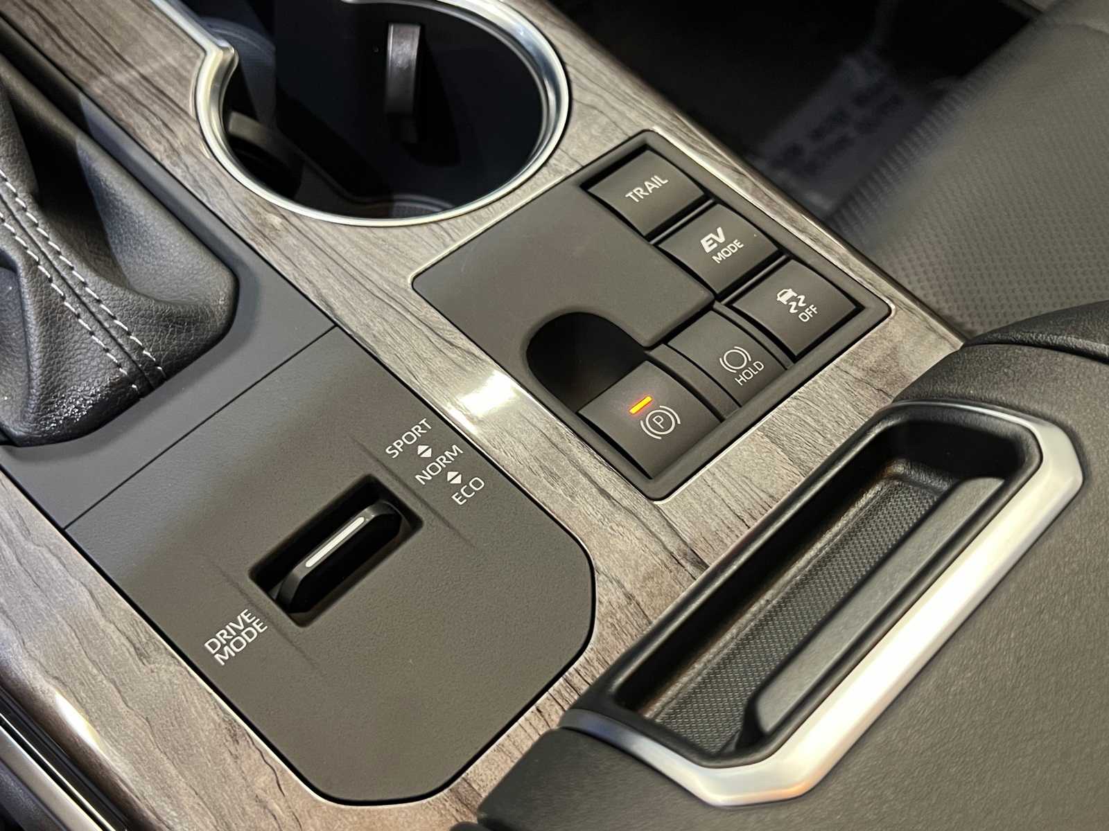 Thumbnail: 2025 Toyota Highlander - 24