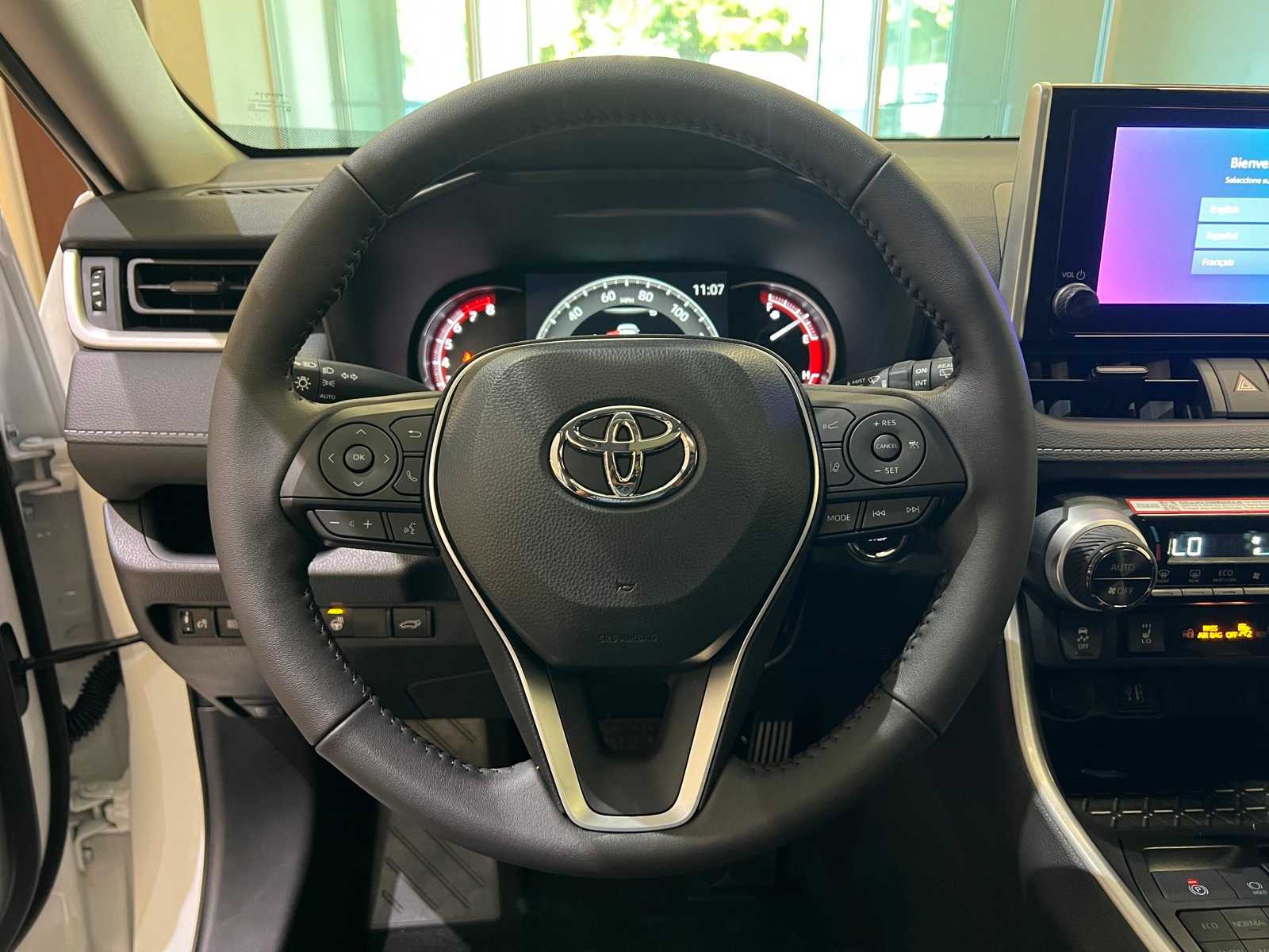 Thumbnail: 2025 Toyota RAV4 - 20