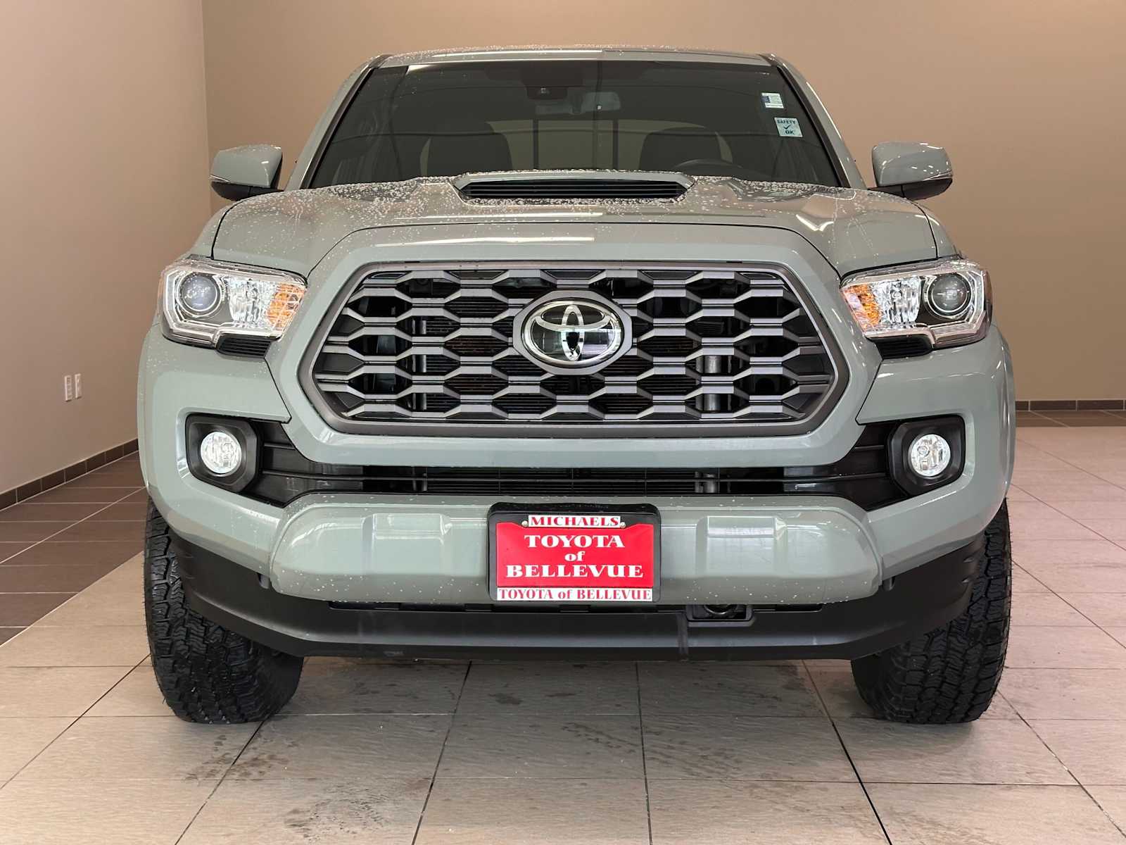 Thumbnail: 2022 Toyota Tacoma - 6