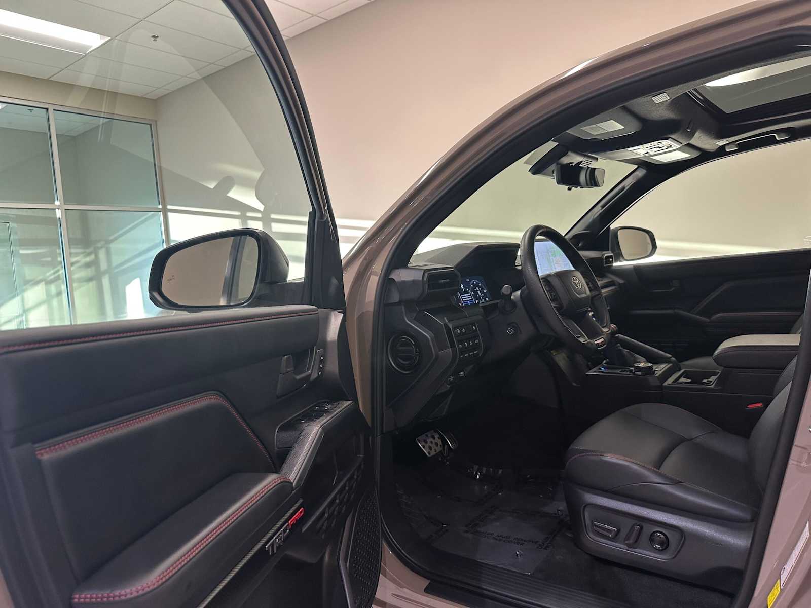 Thumbnail: 2025 Toyota 4Runner - 22