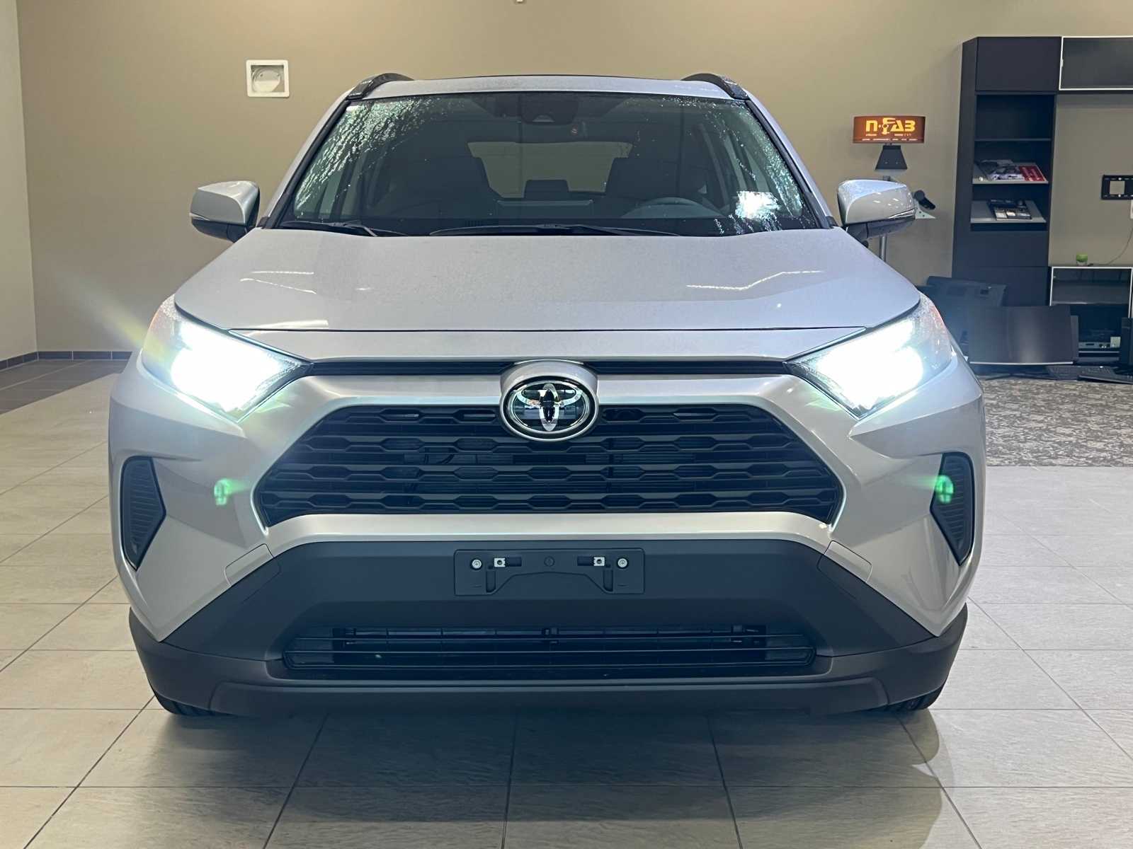 Thumbnail: 2025 Toyota RAV4 - 8