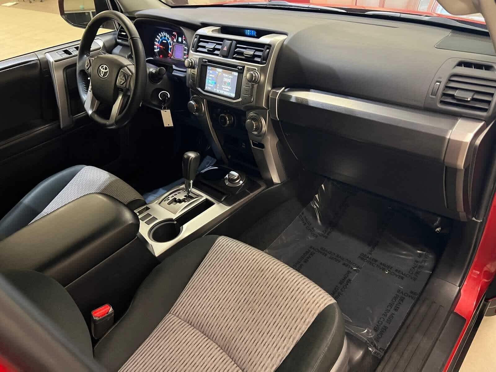 Thumbnail: 2017 Toyota 4Runner - 15