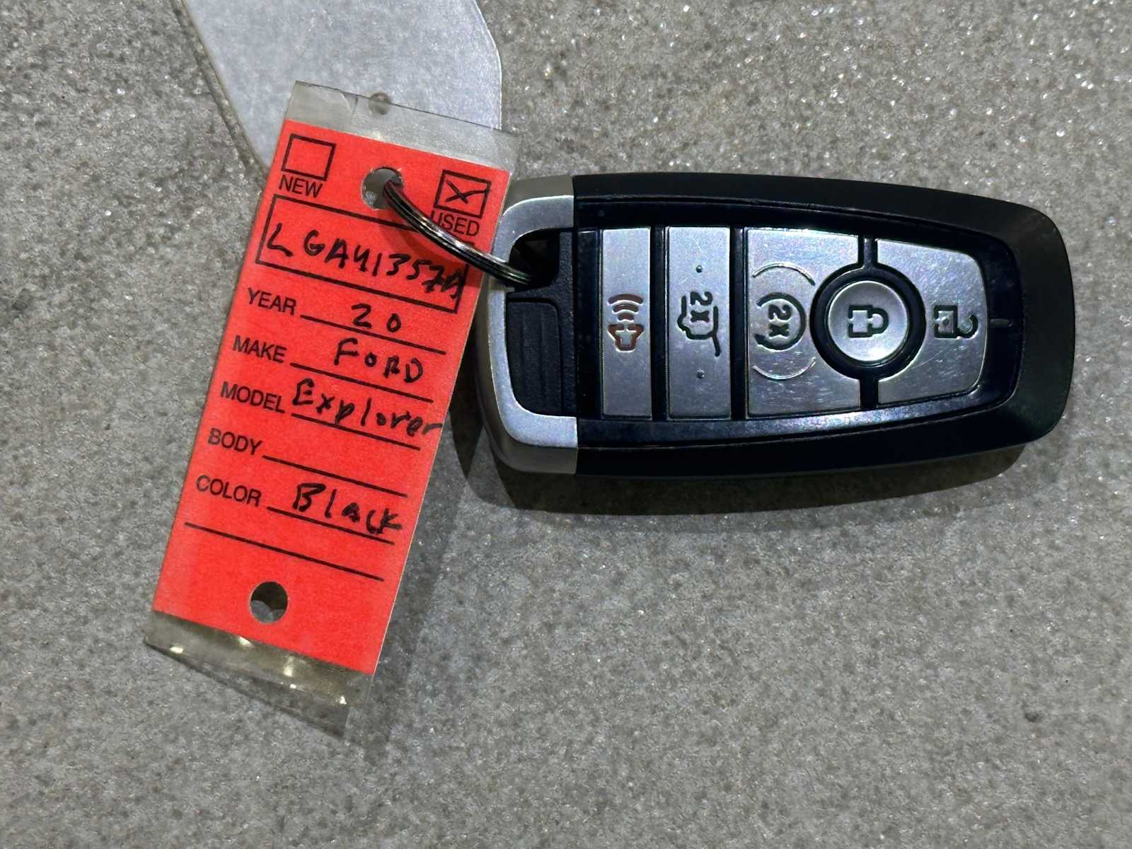 Thumbnail: 2020 Ford Explorer - 34