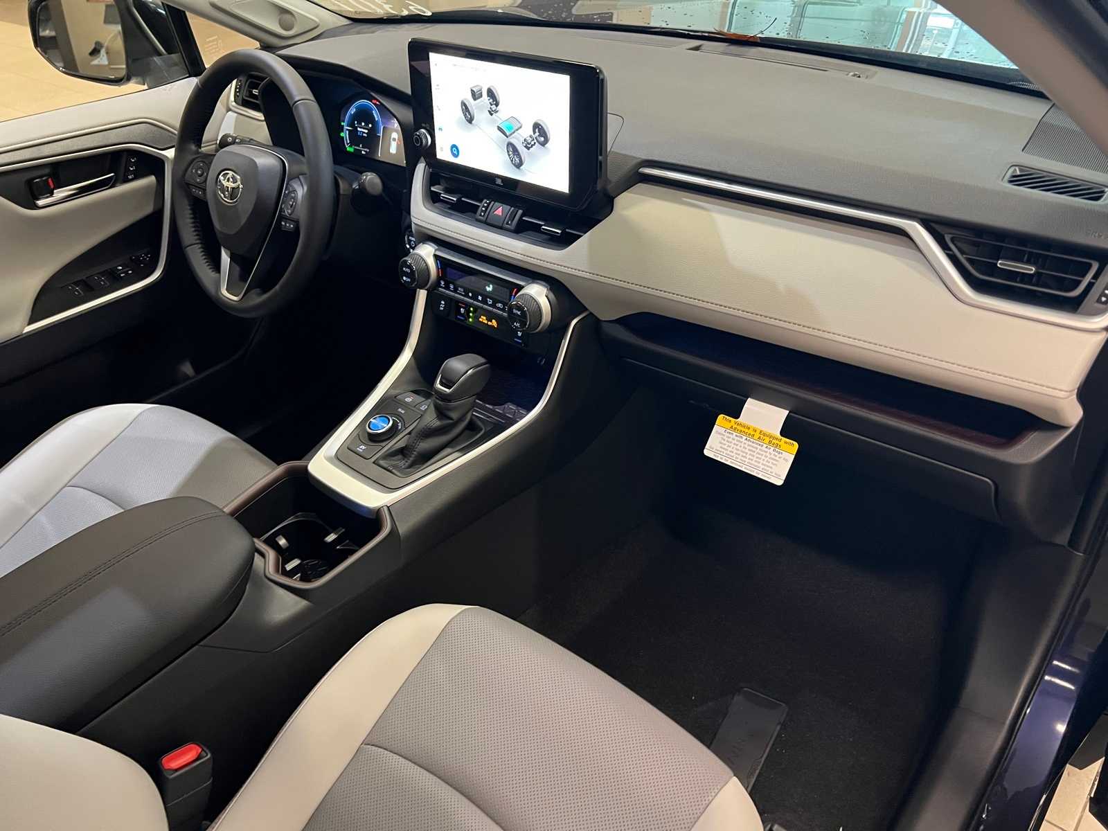 Thumbnail: 2025 Toyota RAV4 - 15