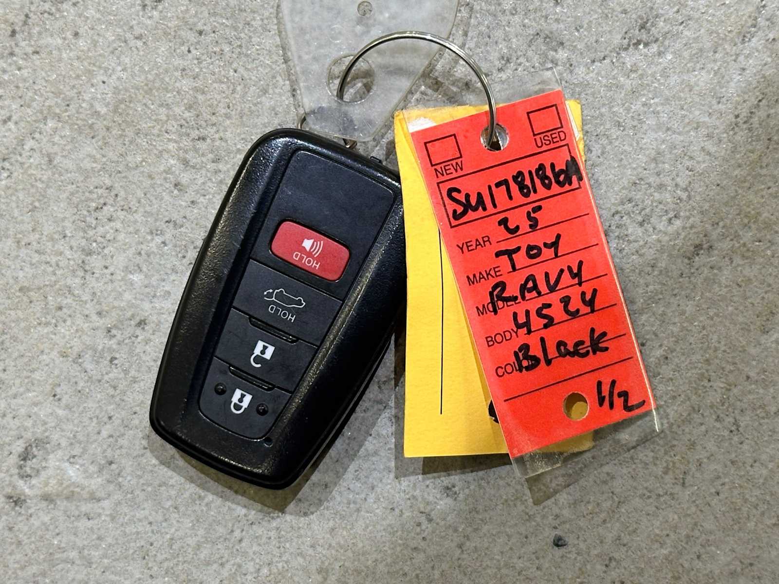 Thumbnail: 2025 Toyota RAV4 - 34