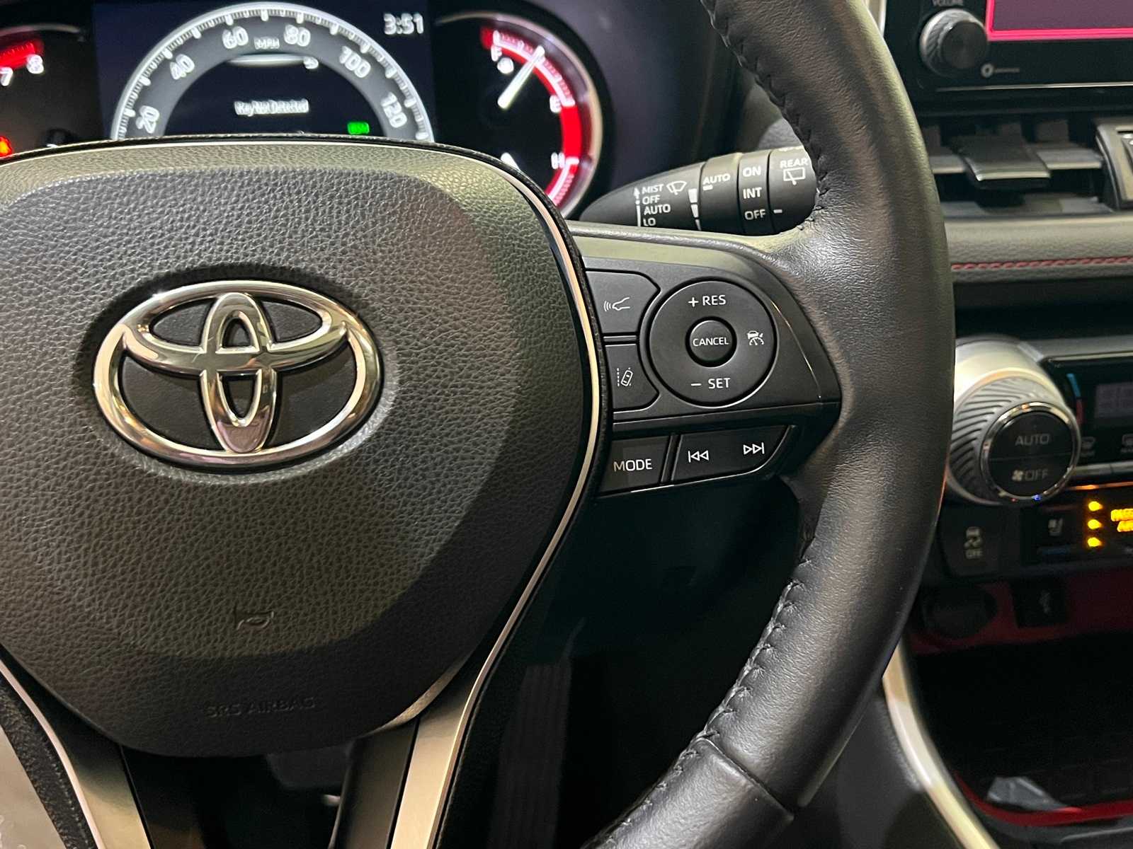 Thumbnail: 2020 Toyota RAV4 - 21