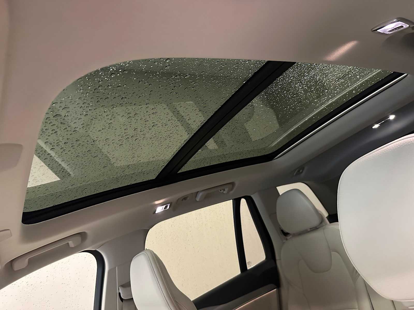 Thumbnail: 2022 Volvo XC90 - 21