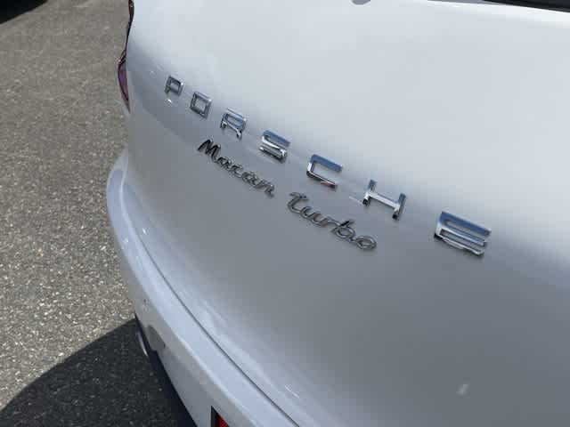2015 Porsche Macan Turbo 6