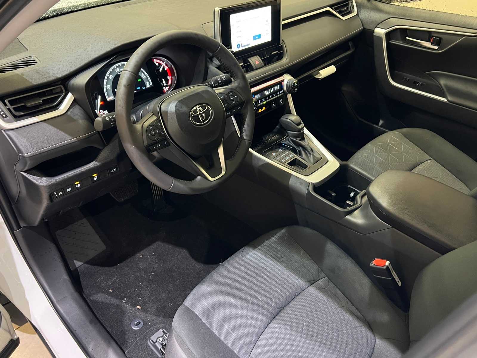 Thumbnail: 2025 Toyota RAV4 - 2