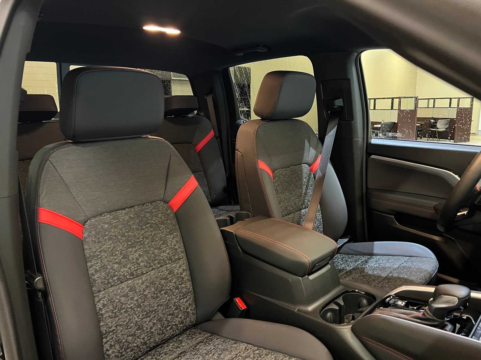 Thumbnail: 2024 Chevrolet Colorado - 14