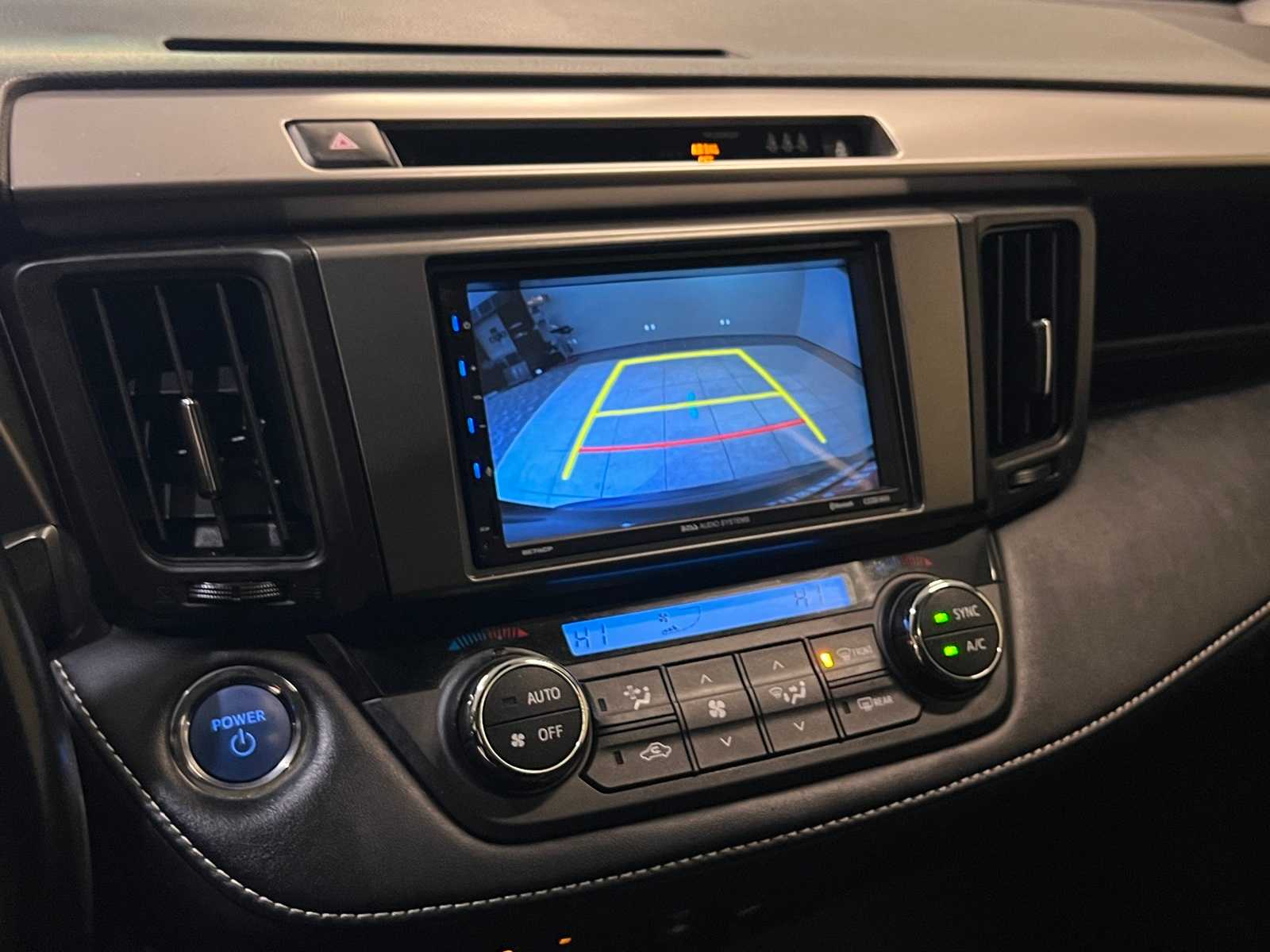 Thumbnail: 2018 Toyota RAV4 - 25