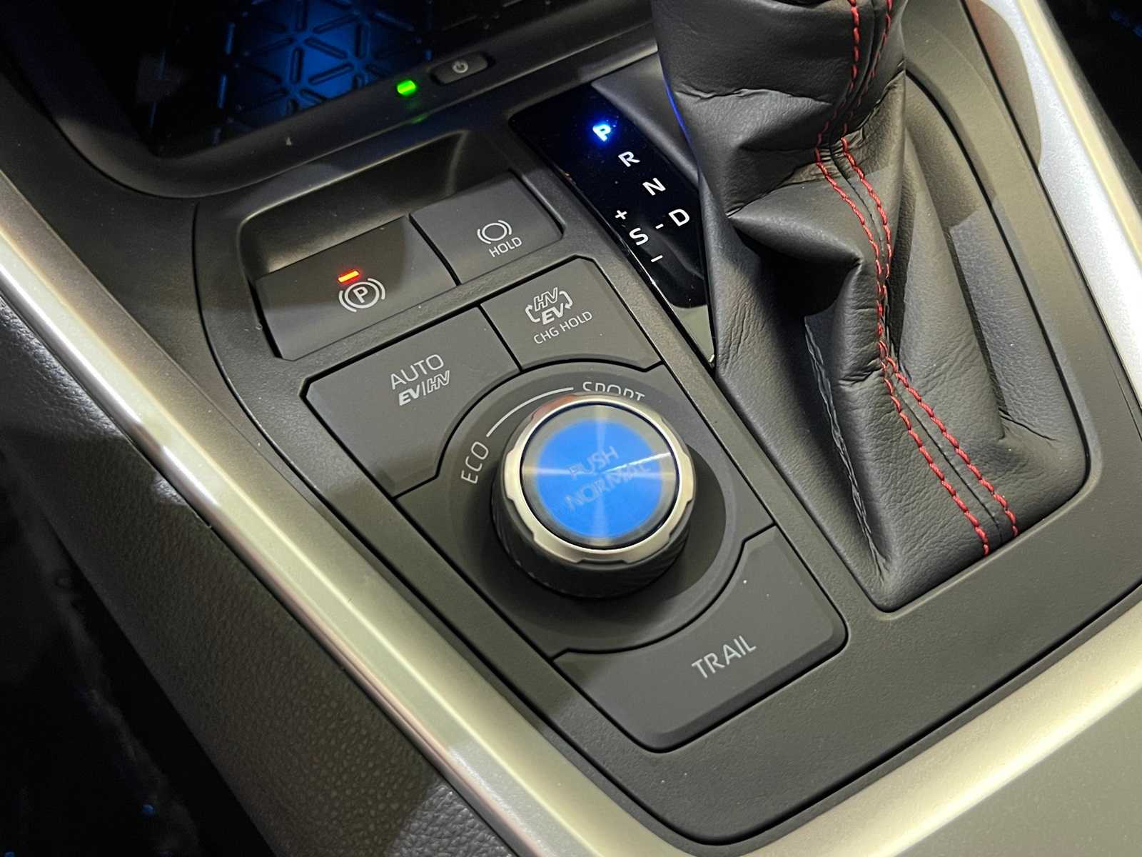 Thumbnail: 2025 Toyota RAV4 - 26