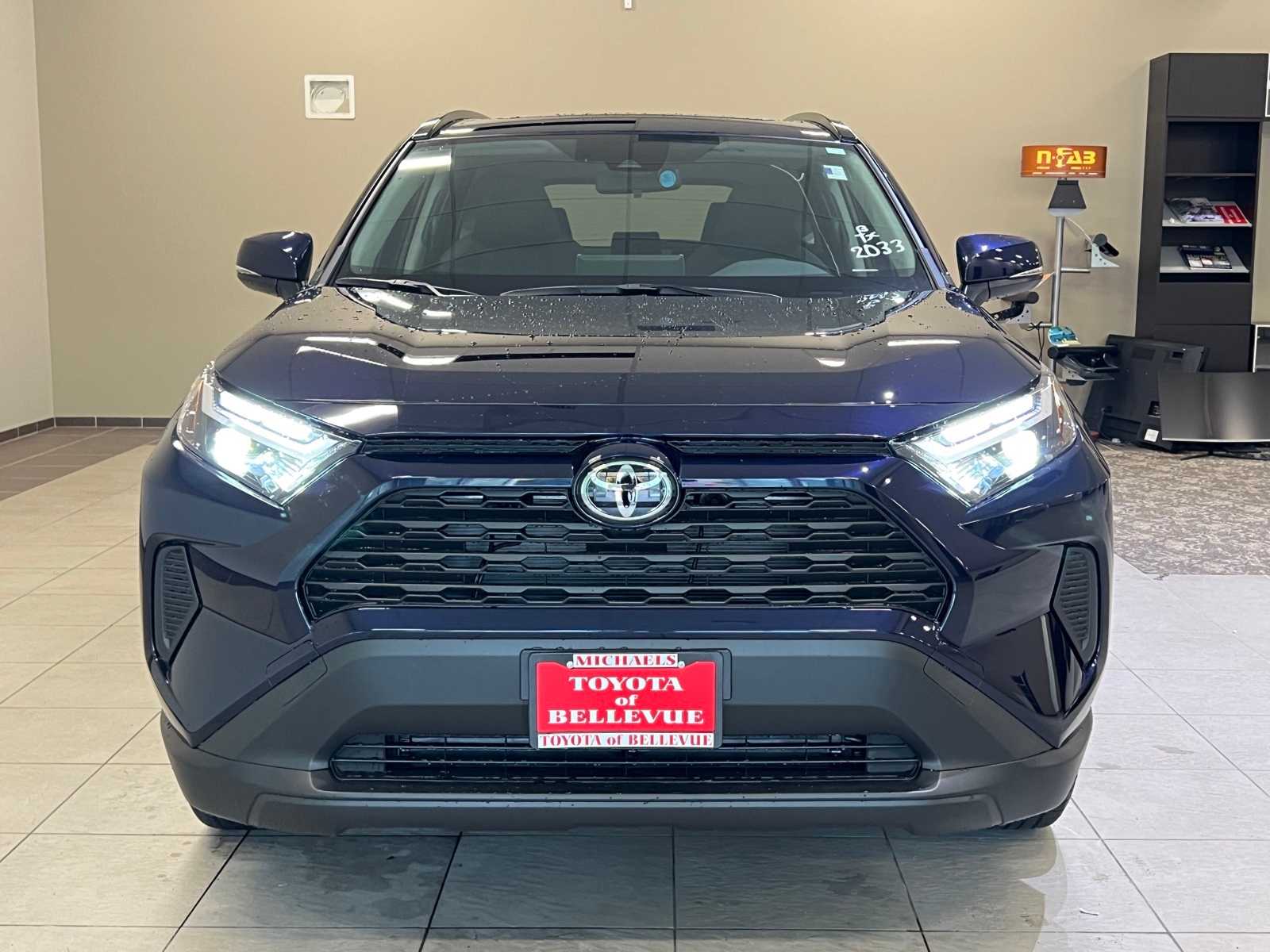 Thumbnail: 2025 Toyota RAV4 - 8