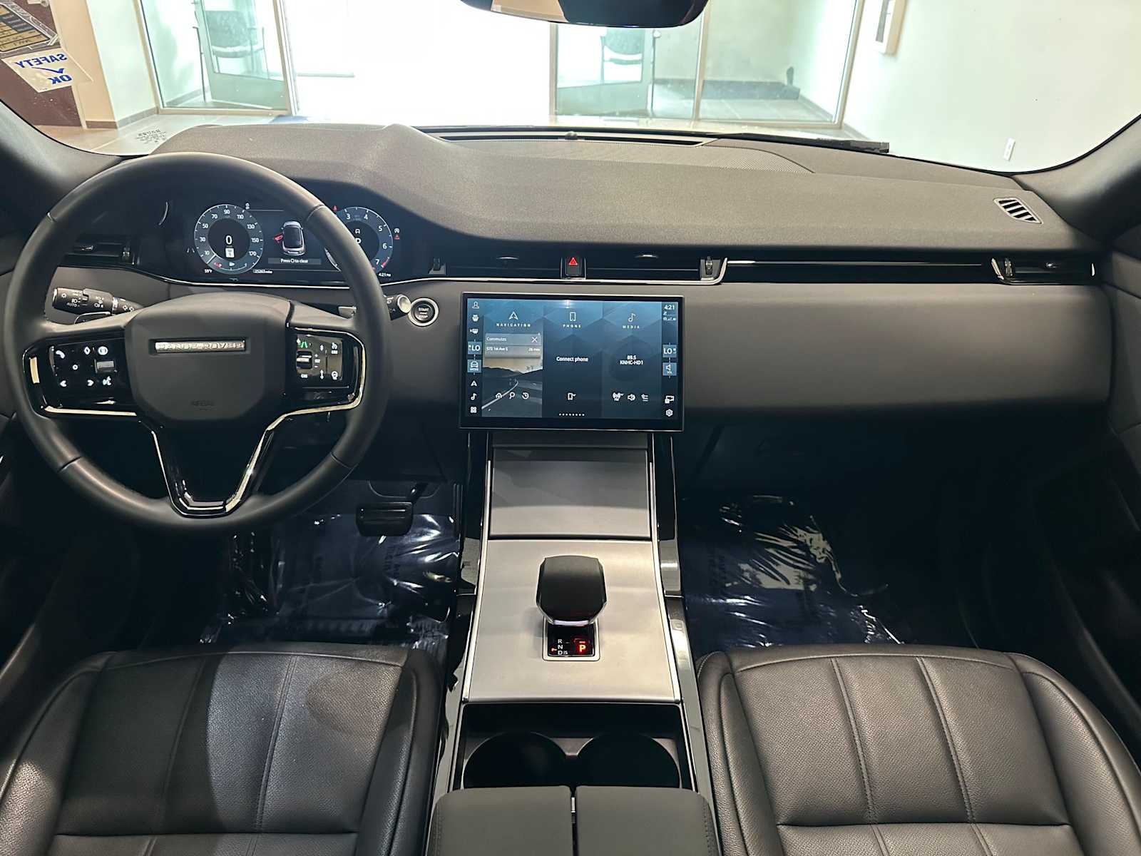 Thumbnail: 2025 Land Rover Range Rover Evoque - 10