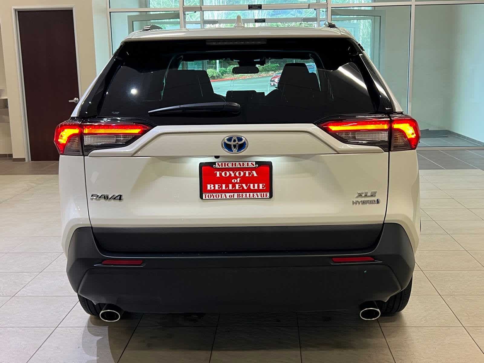 Thumbnail: 2022 Toyota RAV4 - 5