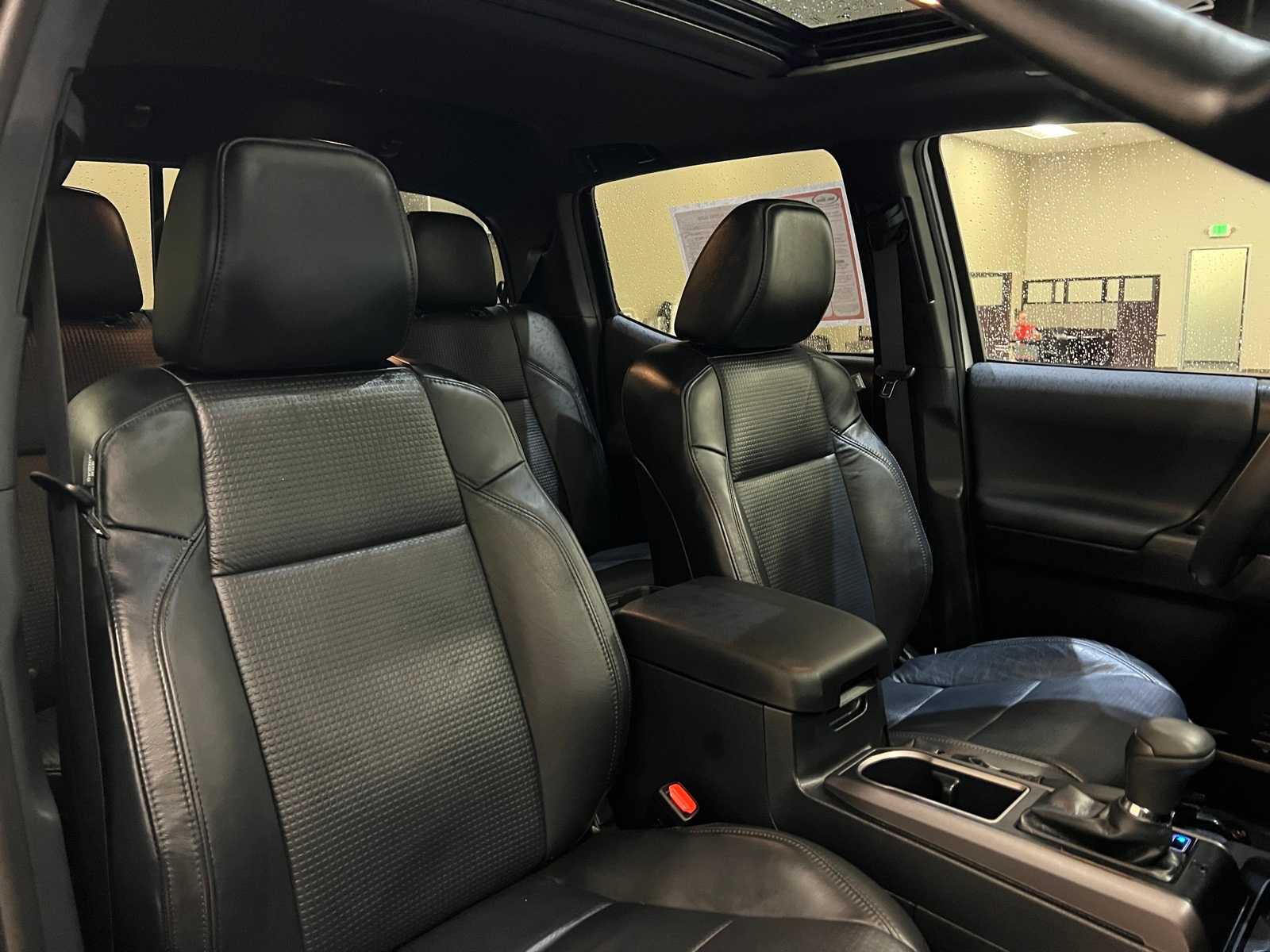 Thumbnail: 2020 Toyota Tacoma - 14