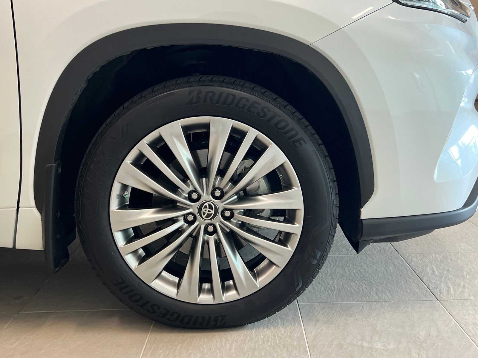 Thumbnail: 2024 Toyota Highlander - 7