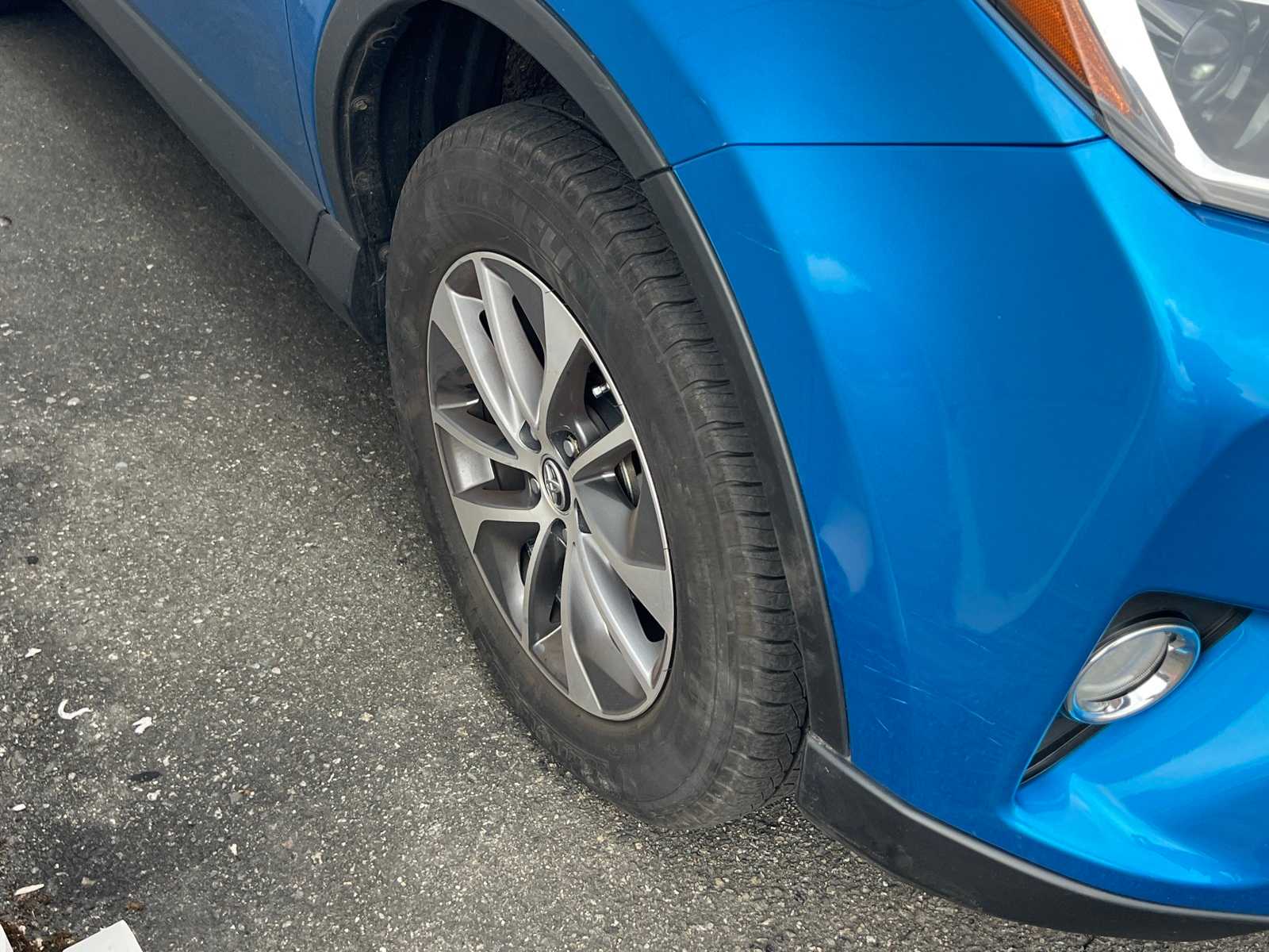 Thumbnail: 2017 Toyota RAV4 - 5
