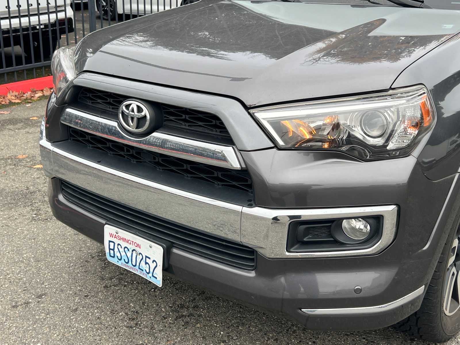 Thumbnail: 2017 Toyota 4Runner - 4