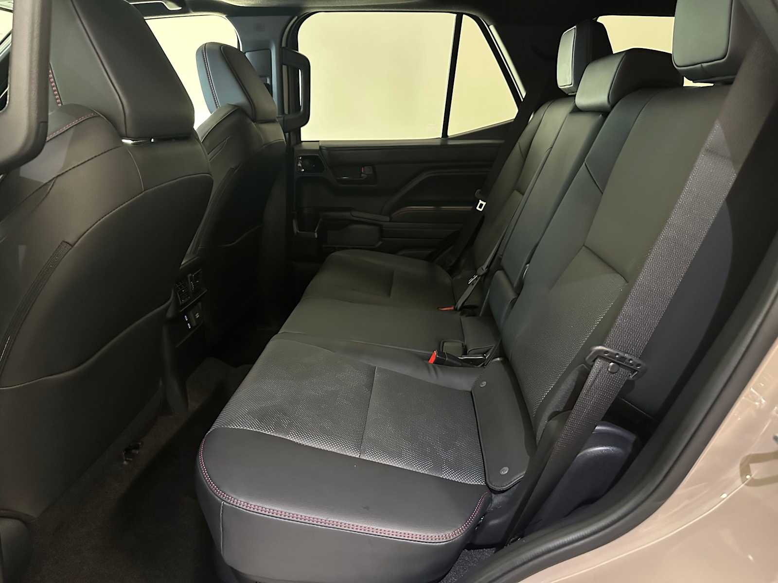 Thumbnail: 2025 Toyota 4Runner - 23