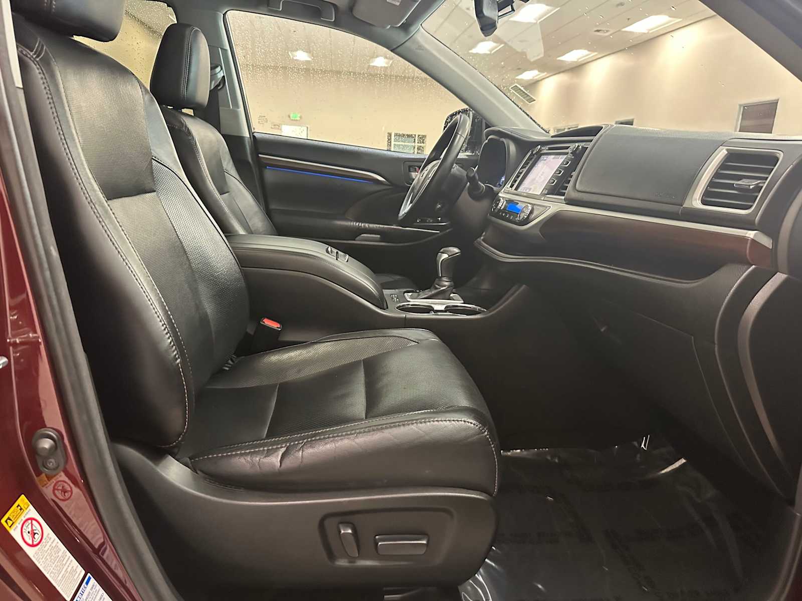 Thumbnail: 2015 Toyota Highlander - 28