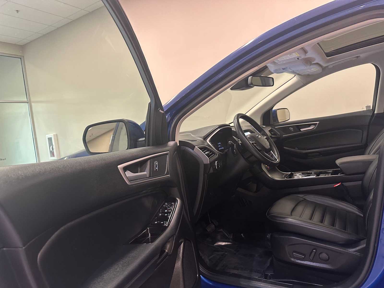 Thumbnail: 2020 Ford Edge - 24