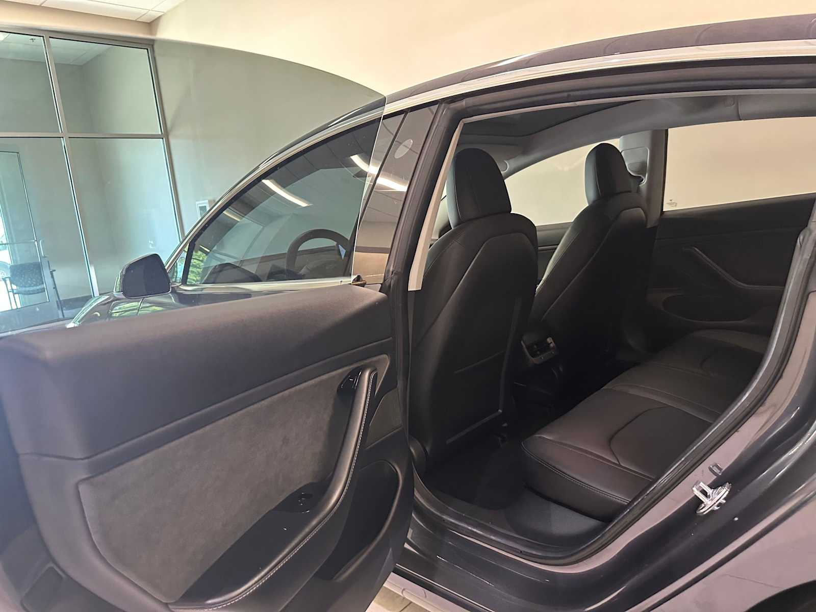 Thumbnail: 2018 Tesla Model 3 - 28