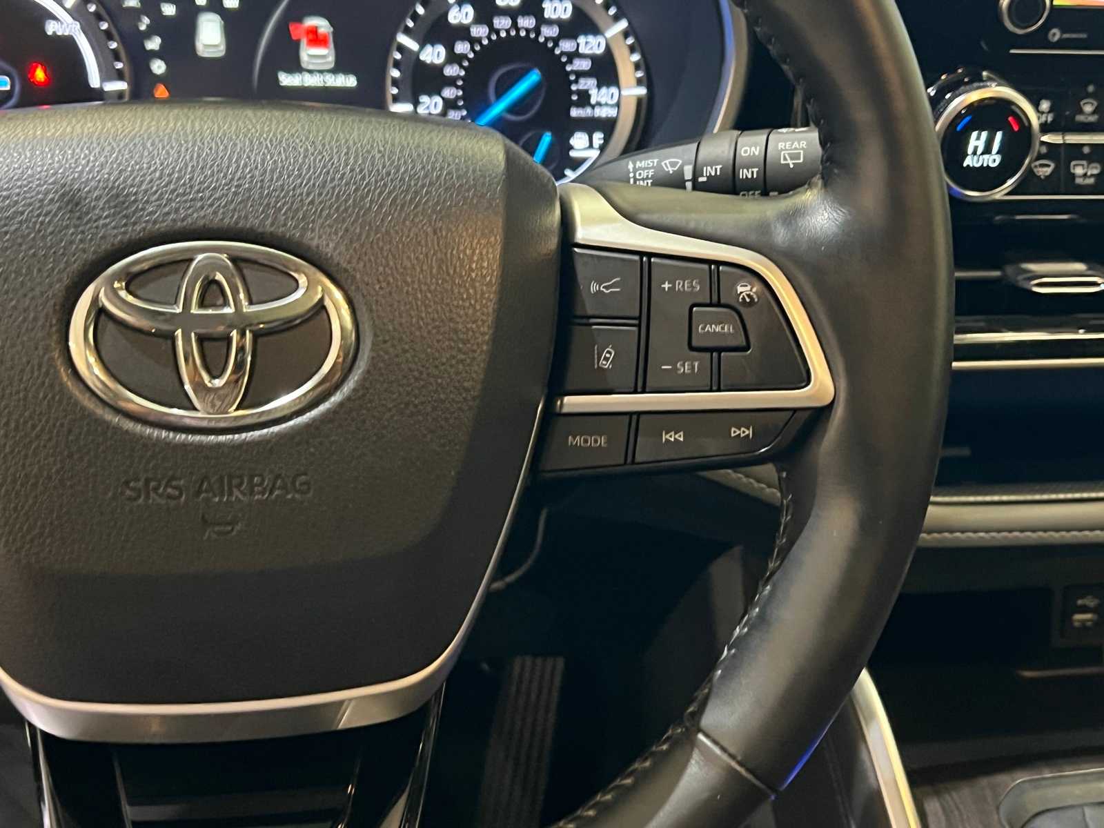 Thumbnail: 2022 Toyota Highlander - 21