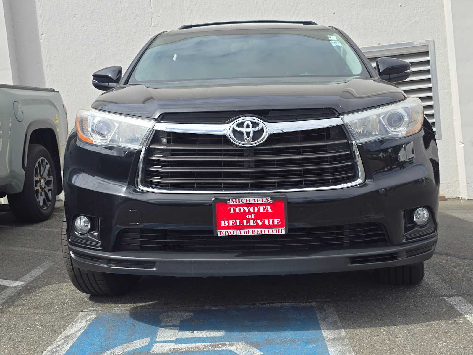 Thumbnail: 2016 Toyota Highlander - 2