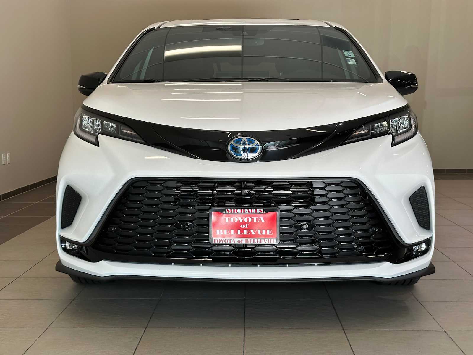 Thumbnail: 2025 Toyota Sienna - 6